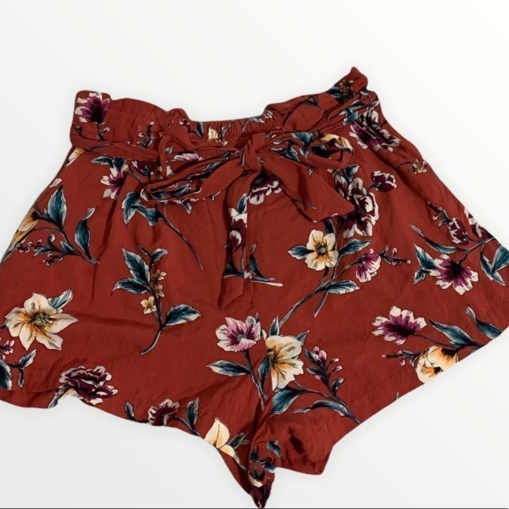 Floral Shorts with Fabric Belt Size M